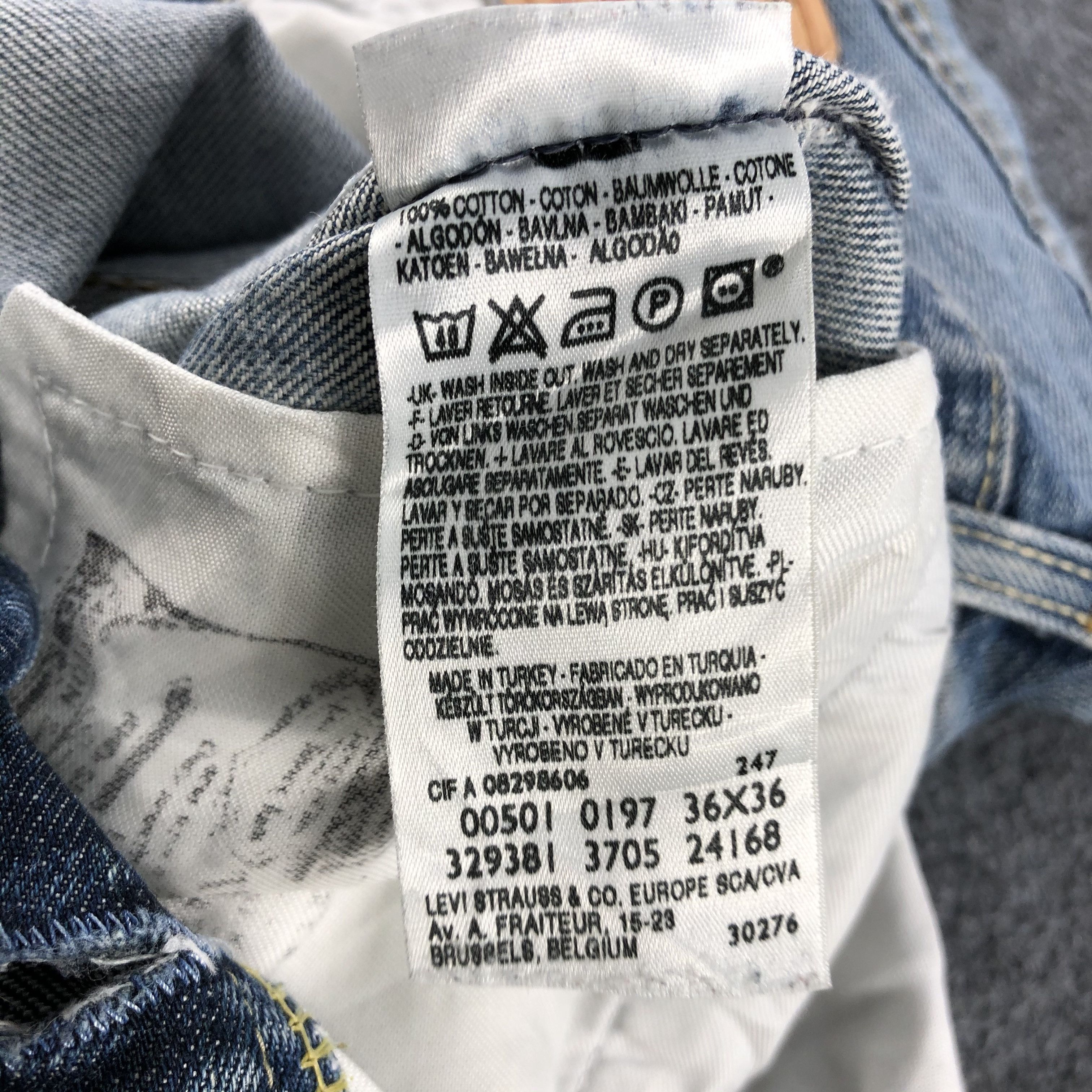 Levi's Vintage Blue Wash Levis 501 Jeans-J1421 Size US 36 / EU 52 - 12 Thumbnail