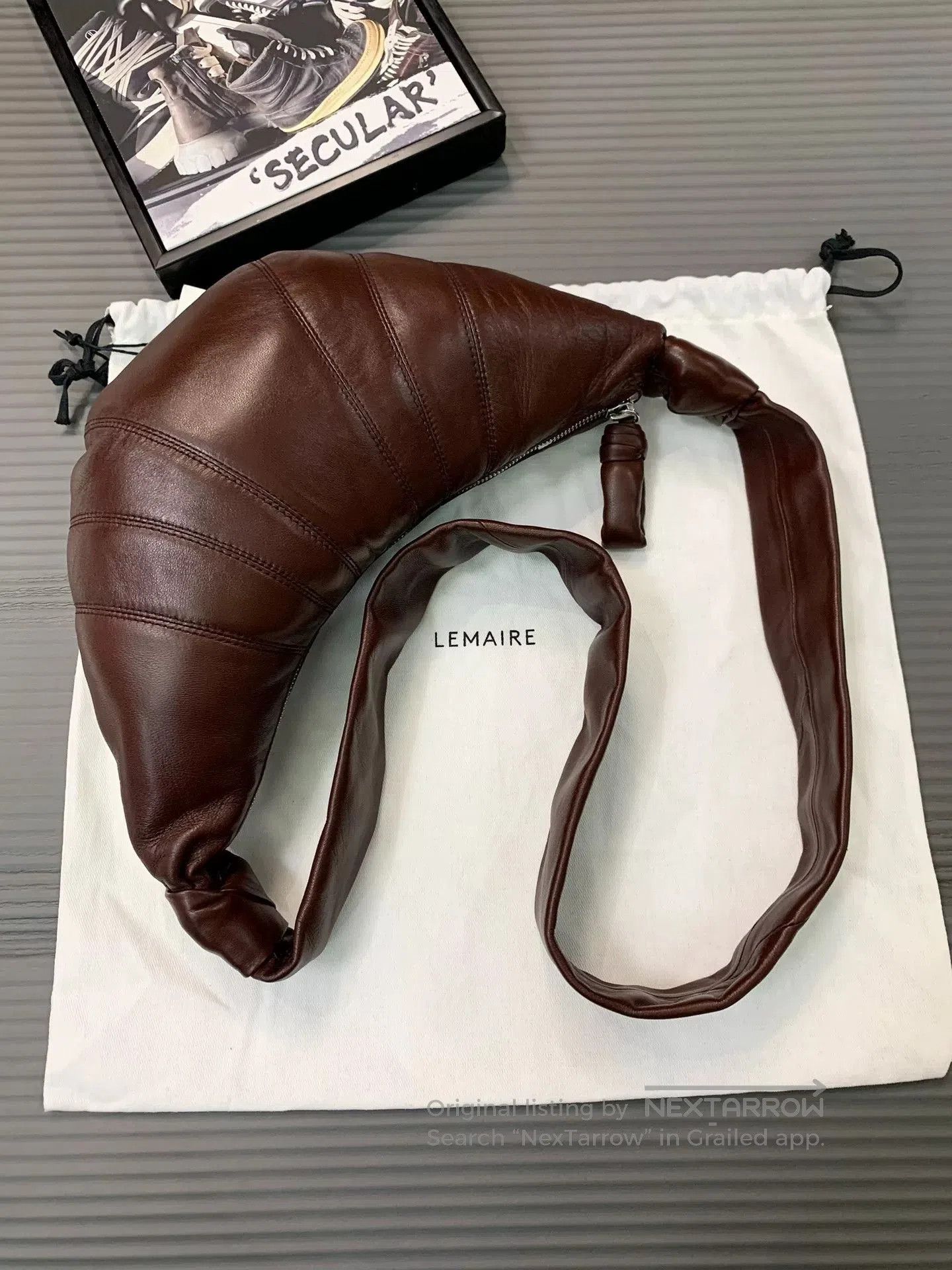 Lemaire Lemaire Small Croissant Crossbody Bag. Size ONE SIZE - 4 Thumbnail