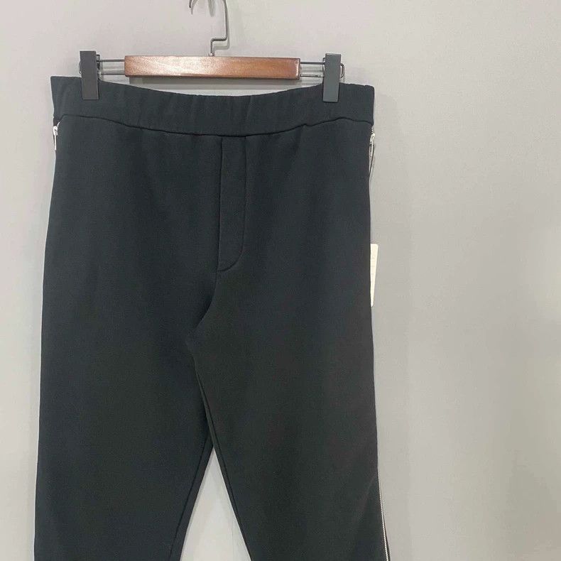 Alexander McQueen Alexander Mcqueen SizeL Black sweatpants Size US 30 / EU 46 - 2 Thumbnail