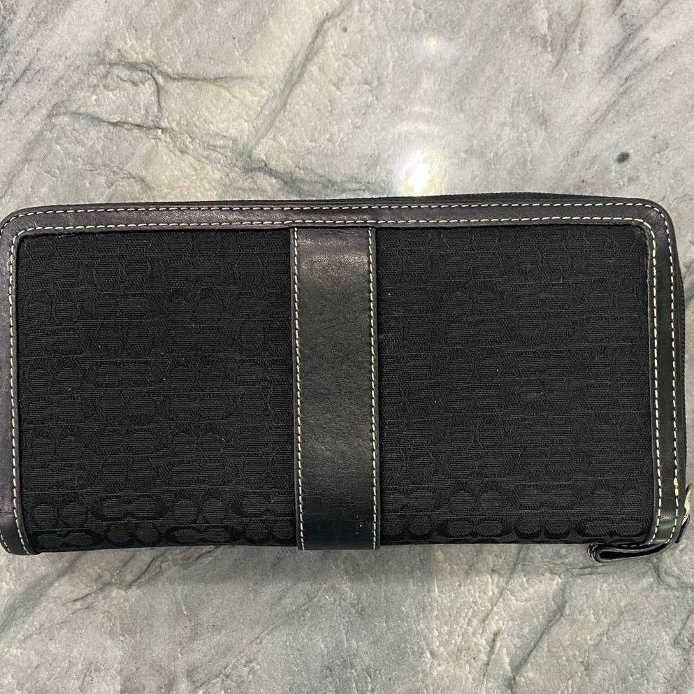 Coach EUC COACH LONG BLACK SIGNATURE WALLET Size ONE SIZE - 8 Thumbnail