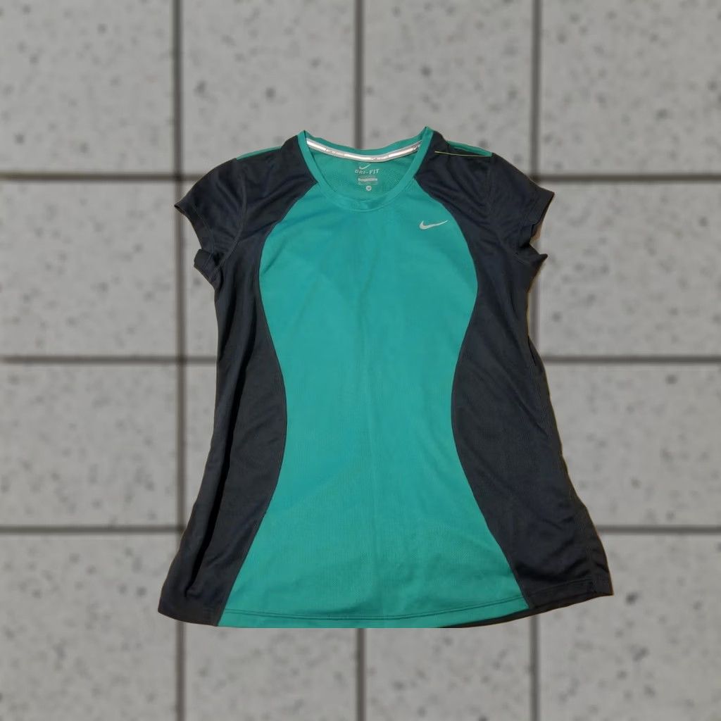 Nike Nike Shirt Womens M Medium Green Long Sleeve Activewear Athletic Gym Workout Size M / US 6-8 / IT 42-44 - 1 Thumbnail