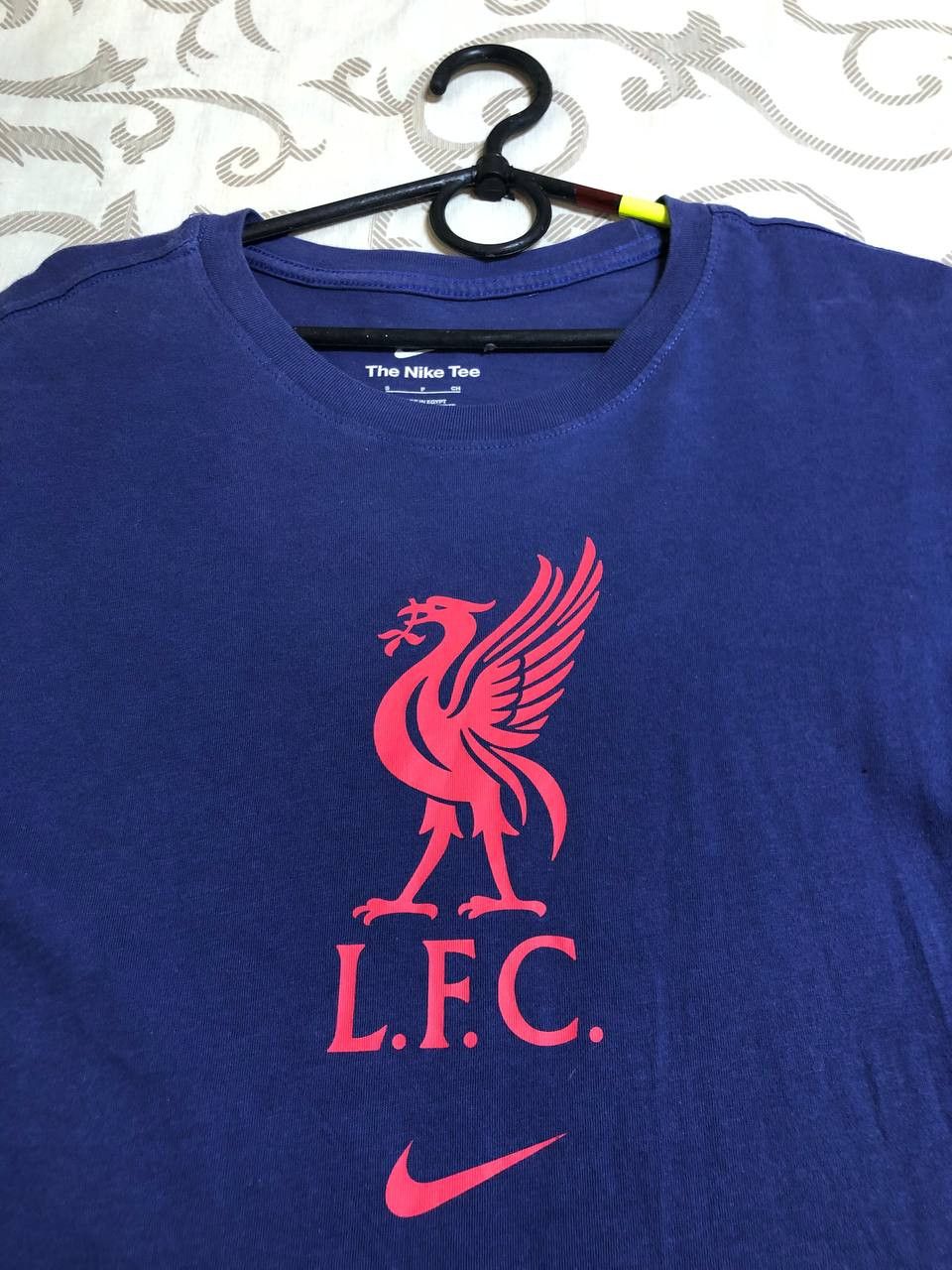 Nike Nike Liverpool FC Shirt Center Logo Short Sleeve Men Size US S / EU 44-46 / 1 - 14 Thumbnail
