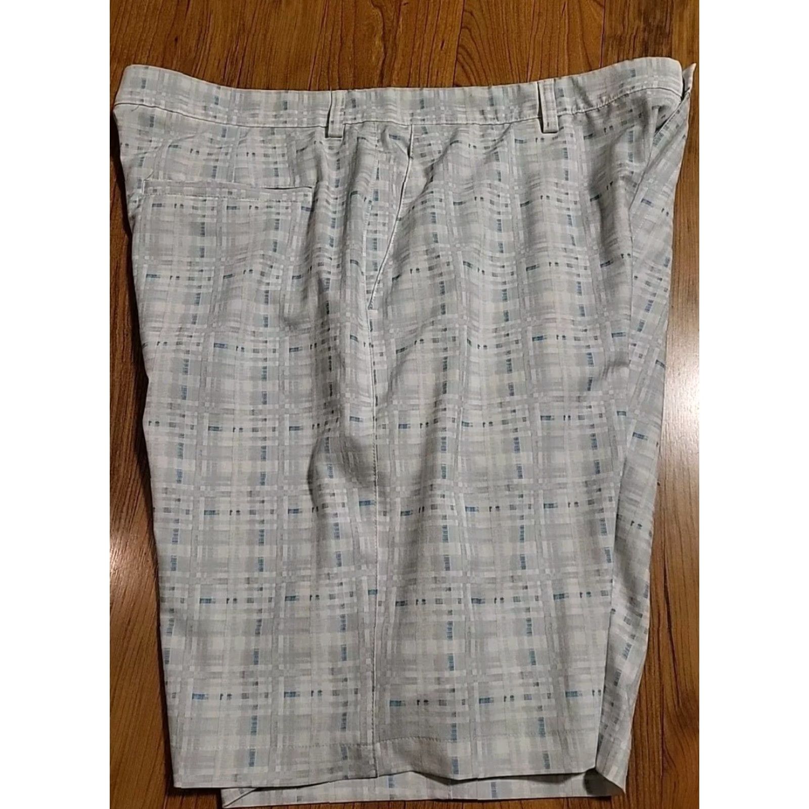 PGA Tour PGA TOUR Golf Shorts 38" 10" Flat Front Geometric Gray White Blue Men Regular 38 Chino"><|vq_2229|> Size US 38 / EU 54 - 2 Thumbnail