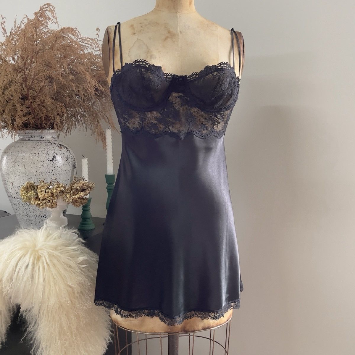 Victoria's Secret Victoria’s Secret 1990s Black Satin Slip Dress (36C/34D) Size L / US 10 / IT 46 - 11 Thumbnail