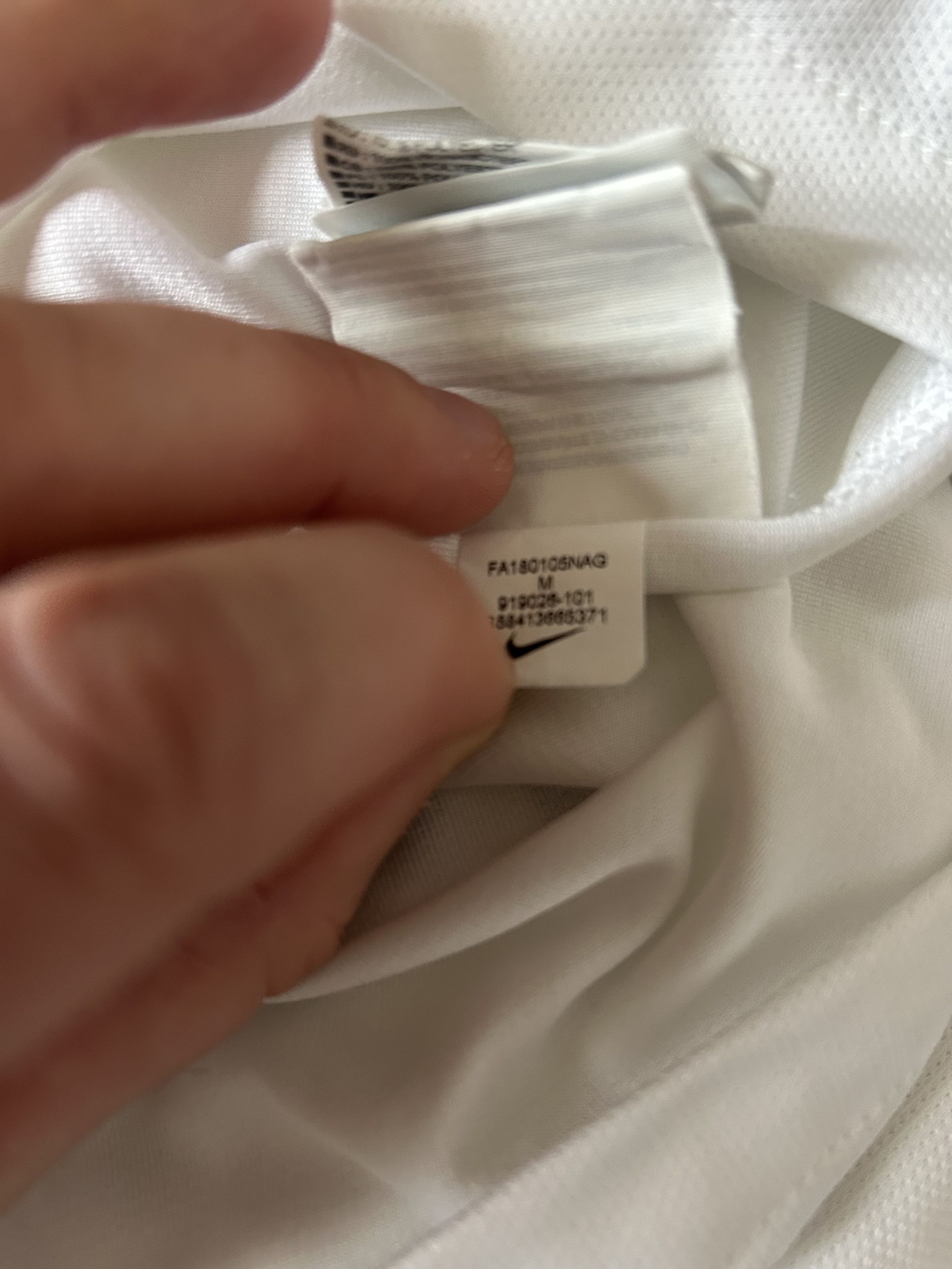 Nike FVL WOLFSBURG #13 GERHARDT - 2018 - 2019 - Nike -M - UNIQUE Size US M / EU 48-50 / 2 - 5 Thumbnail