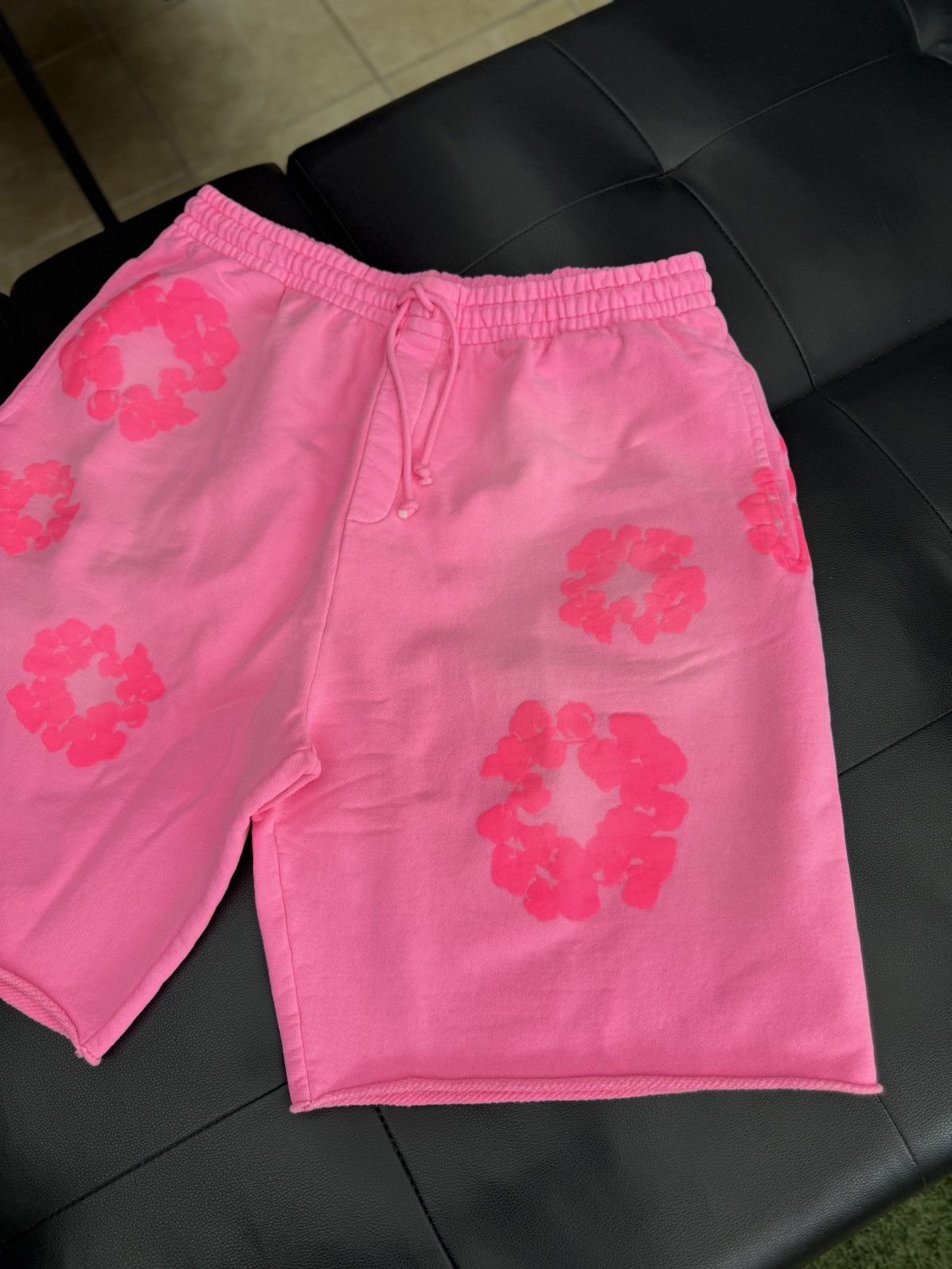 DENIM TEARS Denim Tears 2025 Cotton Wreath Shorts Pink Size XXL Size US 38 / EU 54 - 2 Thumbnail