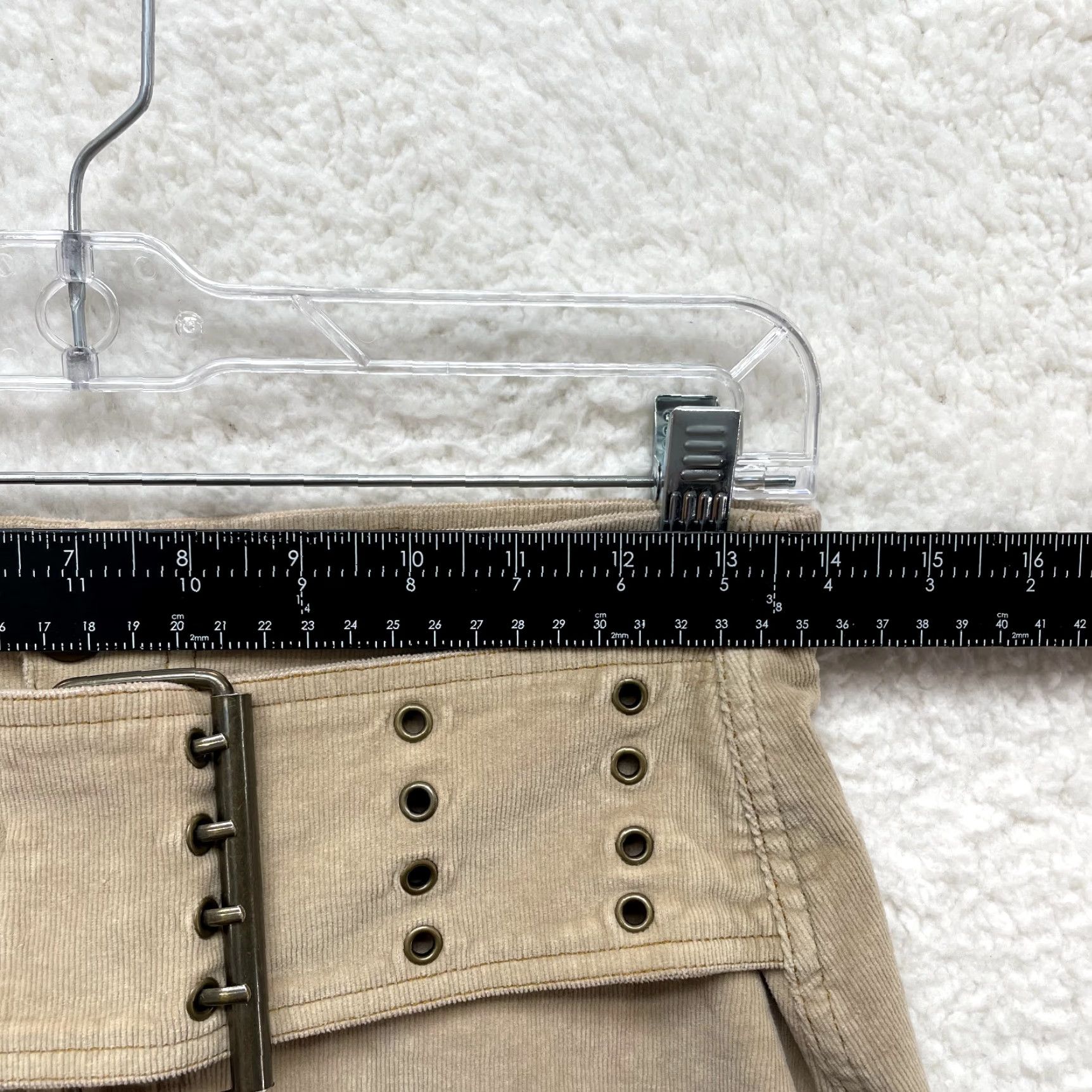 Vintage VINTAGE Y2K Corduroy Mini Skirt 8 Beige Beige Tan Belted Fairy Grunge Whimsigoth Misdemeanor Jeans? Size 30" / US 8 / IT 44 - 7 Thumbnail