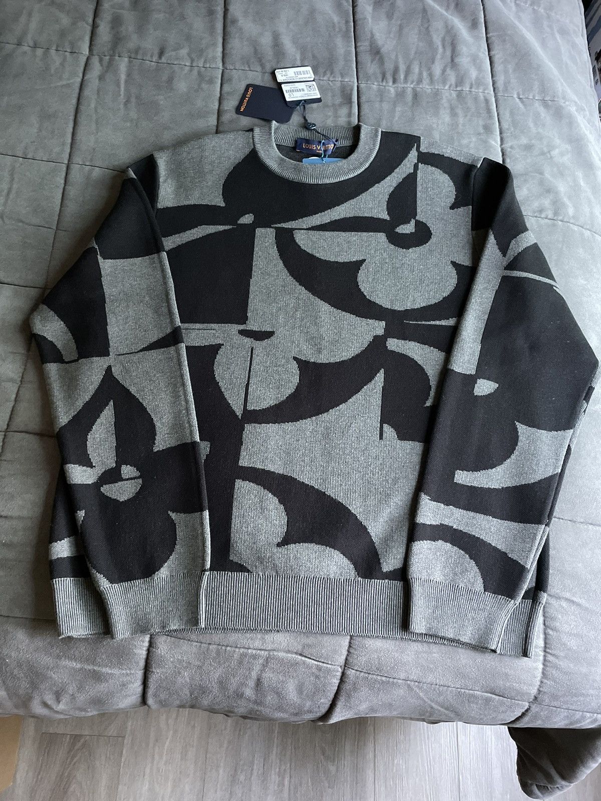 Louis Vuitton Louis Vuitton Monogram Flower Crewneck Size US L / EU 52-54 / 3 - 1 Thumbnail