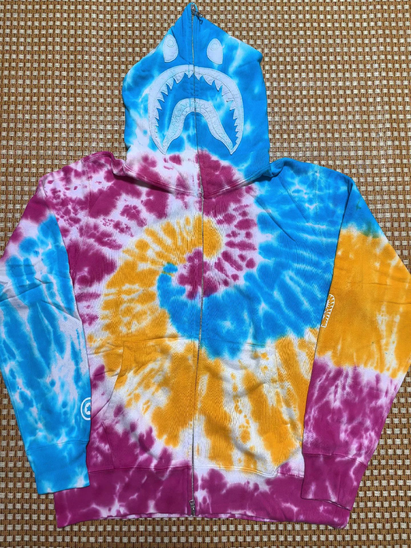 Bape Bape Multi Shark Sweatshirt Pullover Size US L / EU 52-54 / 3 - 1 Thumbnail