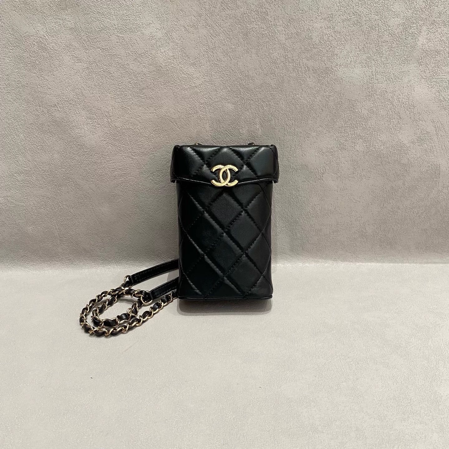Chanel Pre-loved Bag Very good condition Size ONE SIZE - 1 Thumbnail