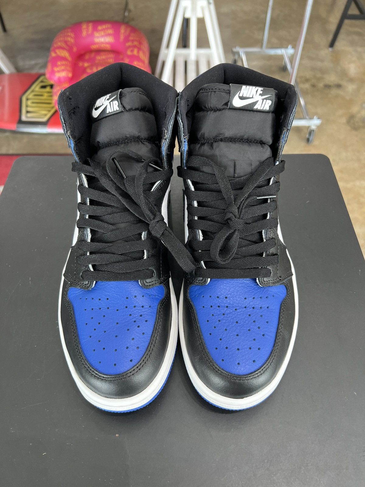 Jordan Brand Air Jordan 1 High Royal Toe Size 10 (2020) Size US 10 / EU 43 - 2 Thumbnail