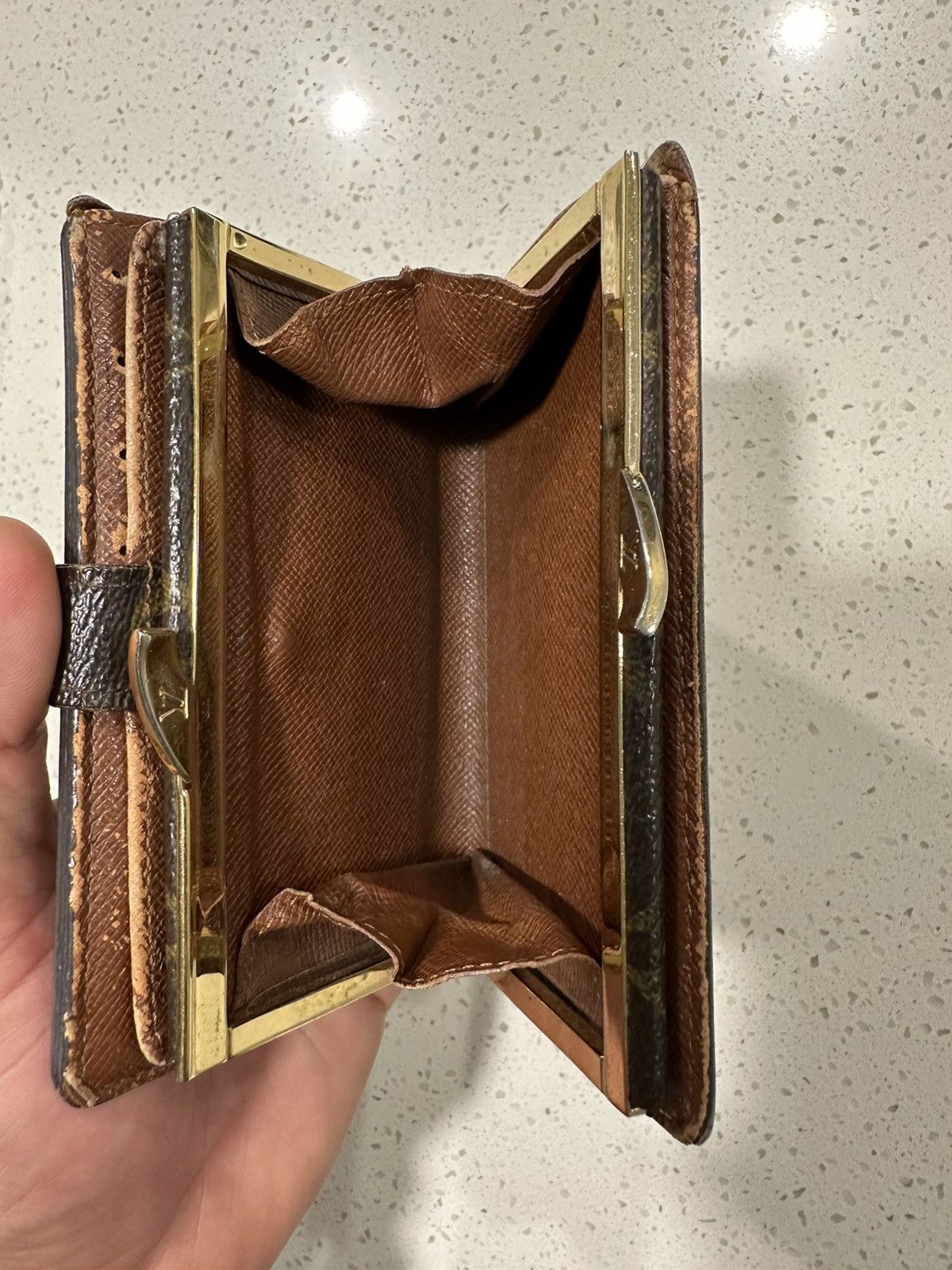 Louis Vuitton Louis Vuitton Monogram Bifold Kisslock Wallet Size ONE SIZE - 10 Thumbnail