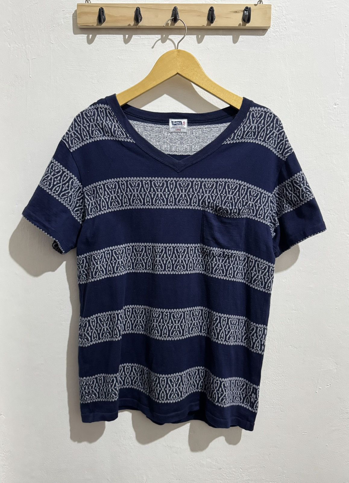 Pherrow's PHERROW’S VNECK POCKET PAISLEY TSHIRT Size US L / EU 52-54 / 3 - 1 Thumbnail