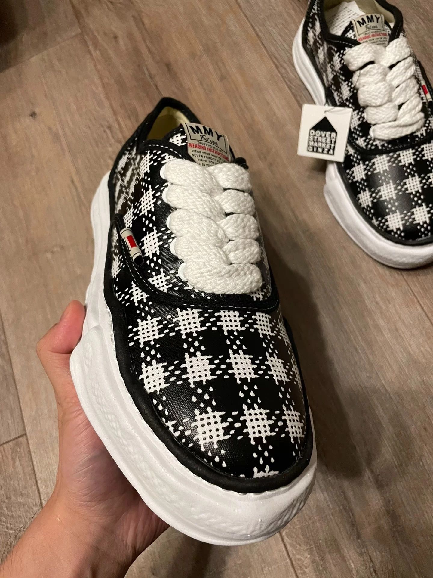 MMY 43 EU Isetan exclusive new rare sneakers no box