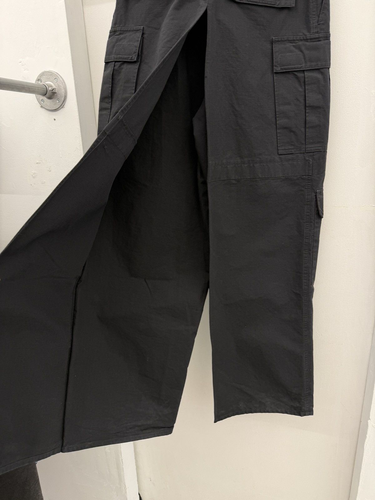 Balenciaga SUMMER 2023 CARGO SKIRT PANTS Size US 32 / EU 48 - 4 Thumbnail