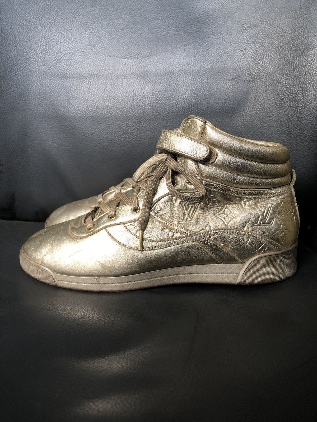 Louis Vuitton Louis Vuitton Gold Leather Women’s High Top Sneakers Sz 36 Size US 6 / IT 36 - 6 Thumbnail