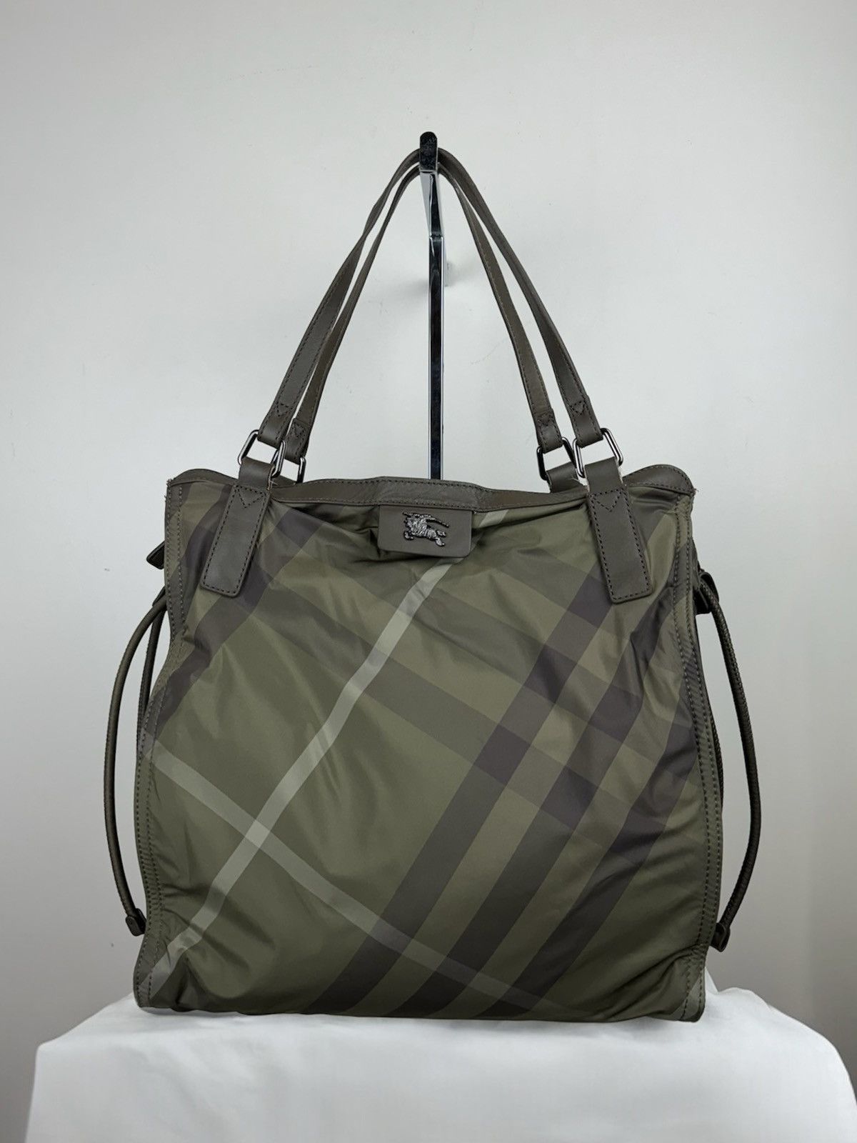 Burberry Nylon leather bag Burberry Nova Check y2k original item Size ONE SIZE - 1 Thumbnail