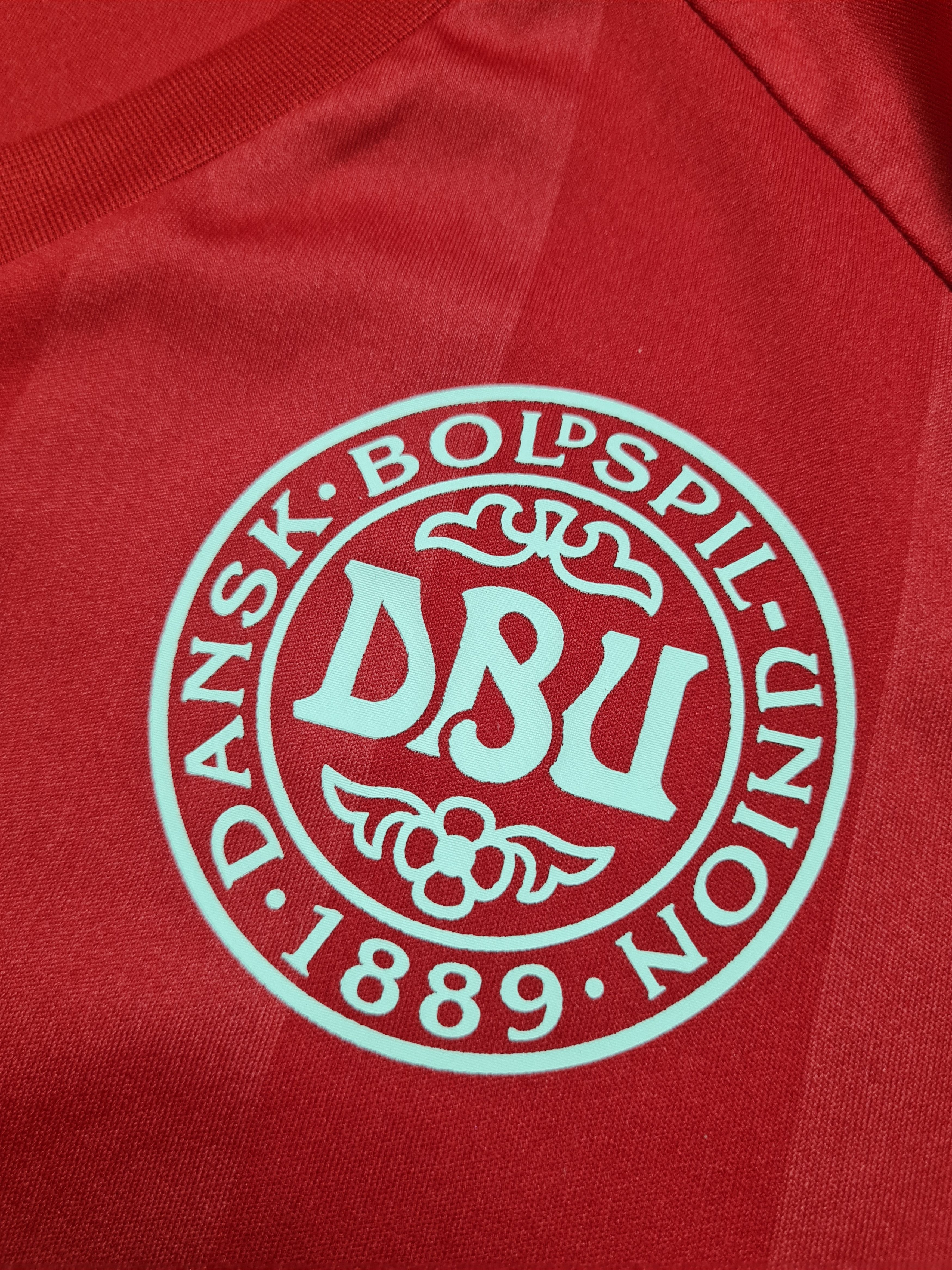 Hummel RETRO DENMARK 1983 #8 JESPER OLSEN FOOTBALL SHIRT HUMMEL Size US M / EU 48-50 / 2 - 17 Thumbnail
