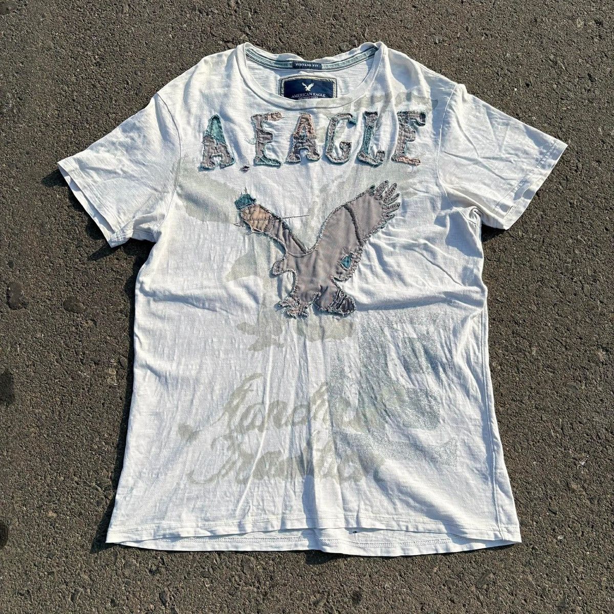 American Eagle Outfitters American Eagle Vintage Fit Patchwork Eagle T-Shirt Size US XL / EU 56 / 4 - 1 Thumbnail