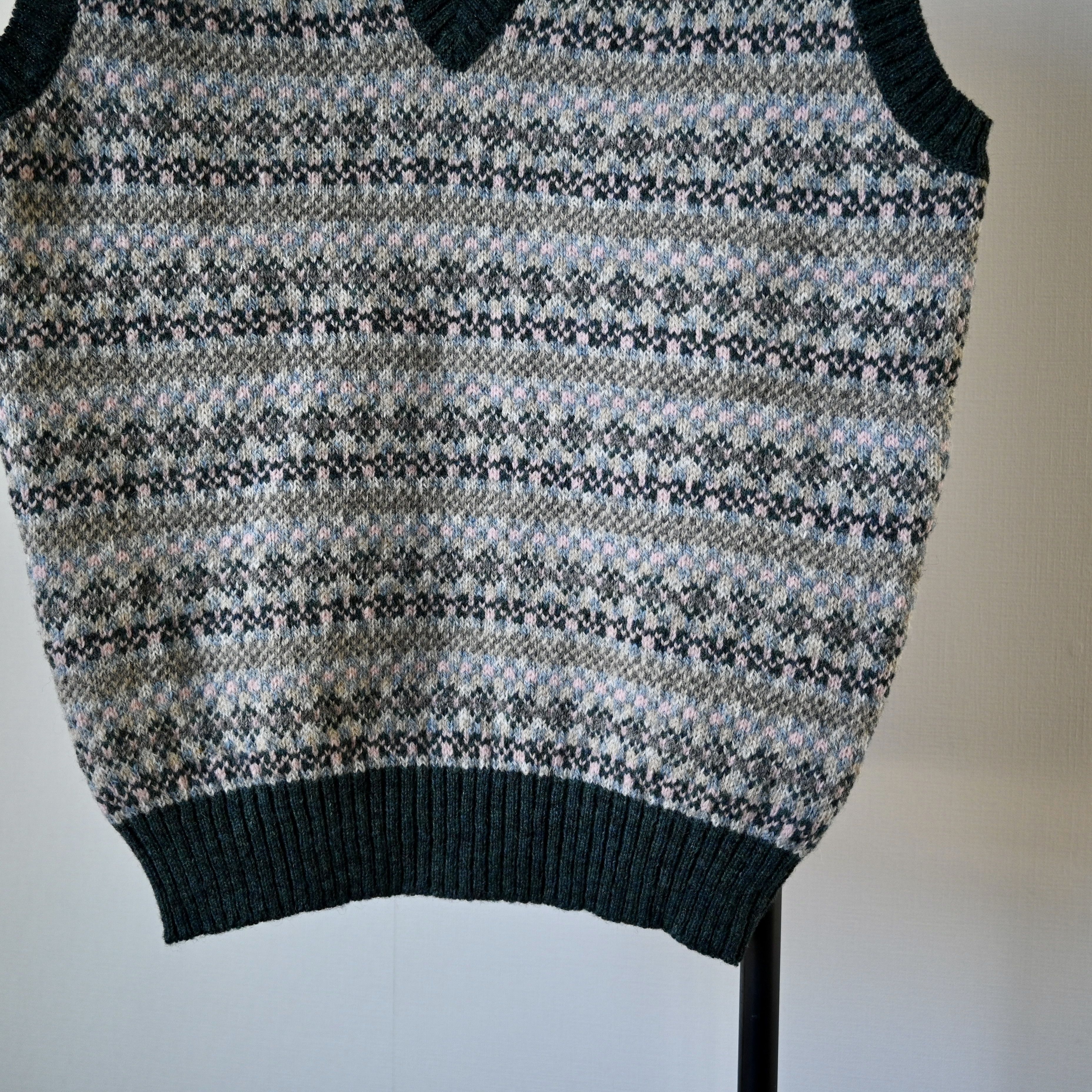 Vintage VTG 1990s GLENEAGLES wool Fair Isle knit best, made in Italy Size US L / EU 52-54 / 3 - 9 Thumbnail