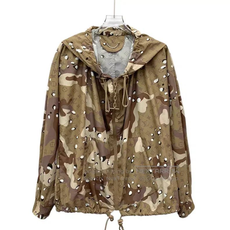 Louis Vuitton Louis Vuitton Dark brown camo logo full print hooded long Size US S / EU 44-46 / 1 - 1 Thumbnail