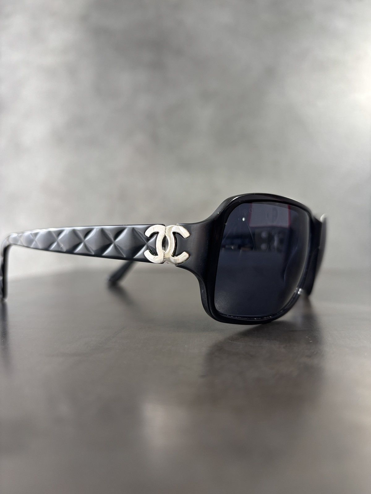 Chanel 2000s Vintage Chanel Sunglasses 5050 Y2K Quilted Double-C Size ONE SIZE - 7 Thumbnail