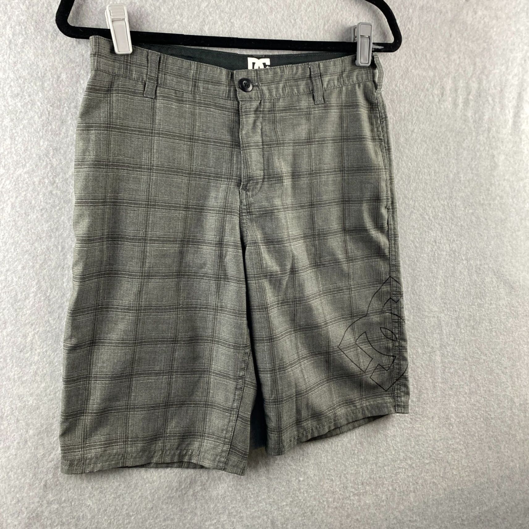 Vintage DC Shorts Mens 28 Gray Plaid Chino Embroidered Logo Zip Pockets Casual Comfort Size US 28 / EU 44 - 3 Thumbnail