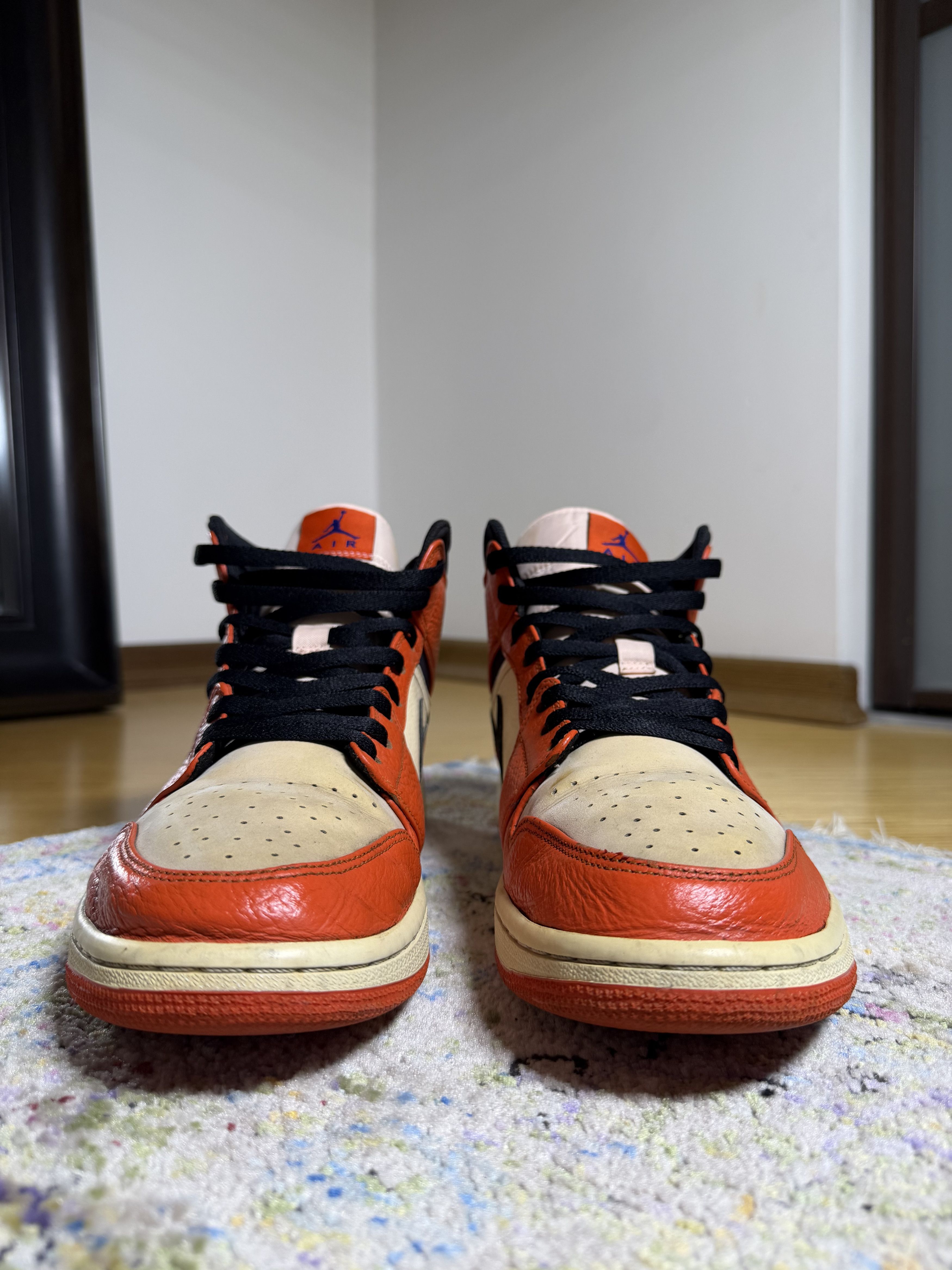 Jordan Brand Air Jordan 1 Mid SE "Team Orange" Sneakers Size US 11.5 / EU 44-45 - 5 Thumbnail