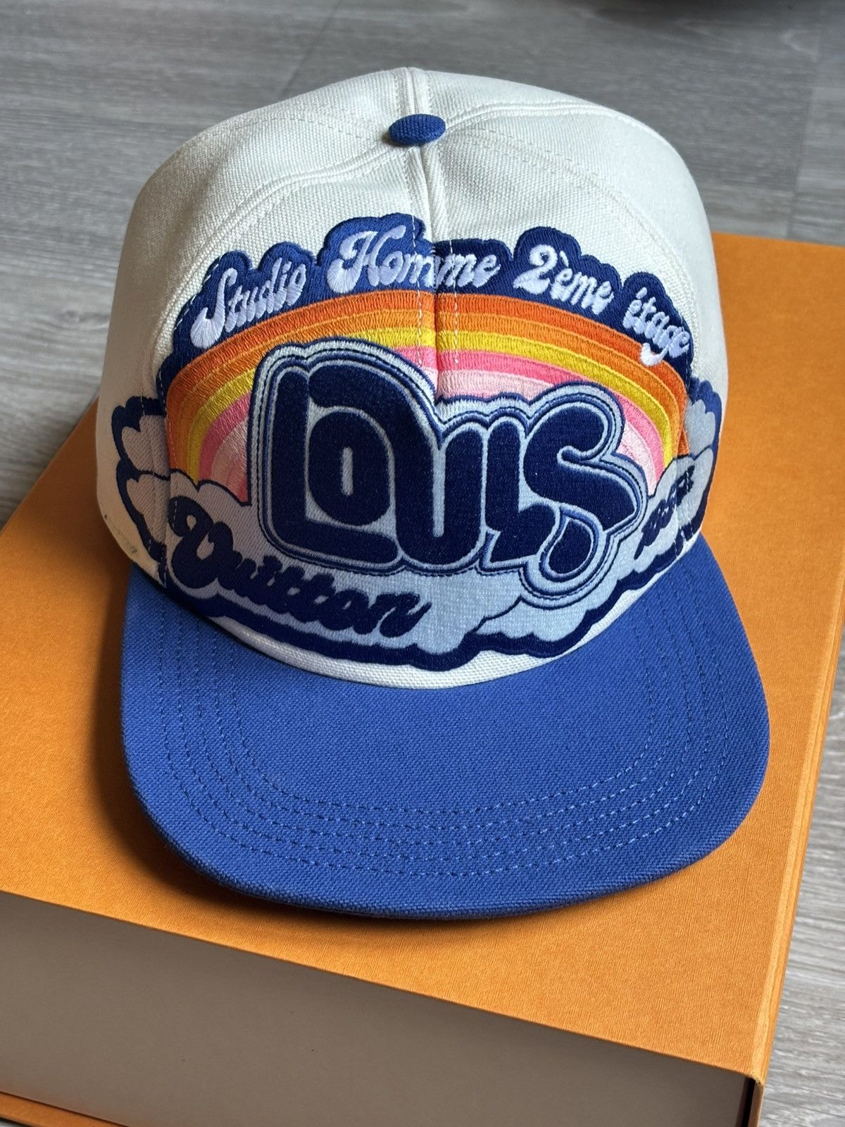 Louis Vuitton Louis Vuitton Rainbow Logo Hat SS23 Size ONE SIZE - 9 Thumbnail