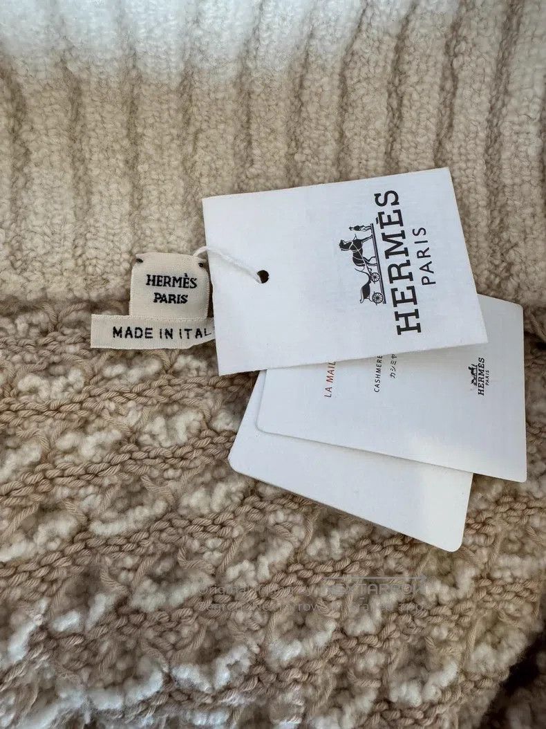 Hermes Hermes Cashmere zippered jacket, 66% cashmere, 32% wool Size XS / US 0-2 / IT 36-38 - 3 Thumbnail