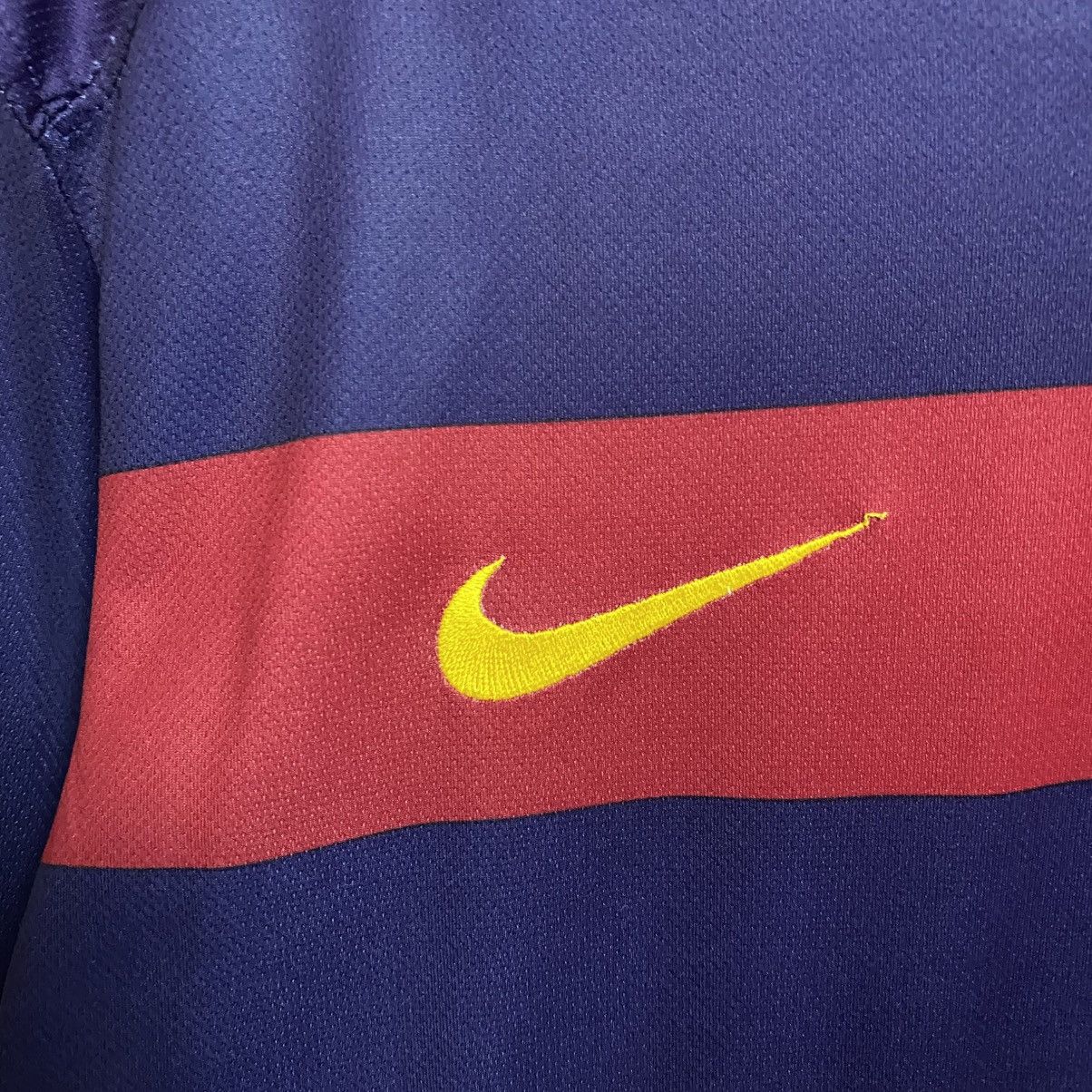 Nike Vintage Nike FC Barcelona 2015 Home Soccer jersey size M Size US M / EU 48-50 / 2 - 4 Thumbnail