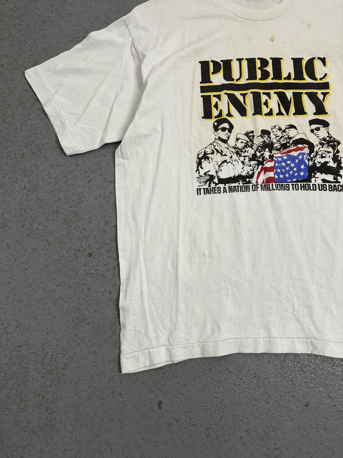 Band Tees Vintage Public Enemy It Takes A Nation Of Millions Band Tee Size US L / EU 52-54 / 3 - 4 Thumbnail