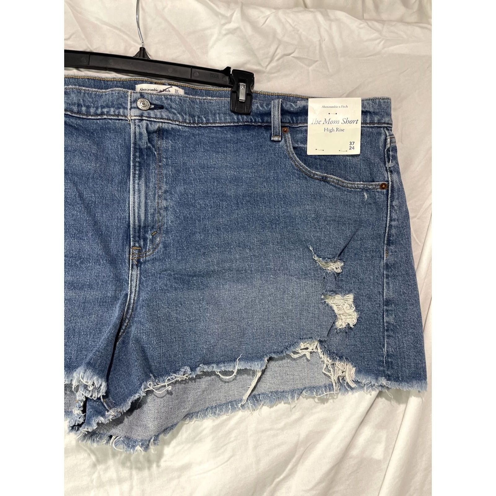 Abercrombie & Fitch Abercrombie & Fitch Shorts Womens 37 24 Denim The Mom High Rise Distressed Hem Blue 5-Pocket Classic Casual Womens Size 25" / US 0 / IT 36 - 3 Thumbnail