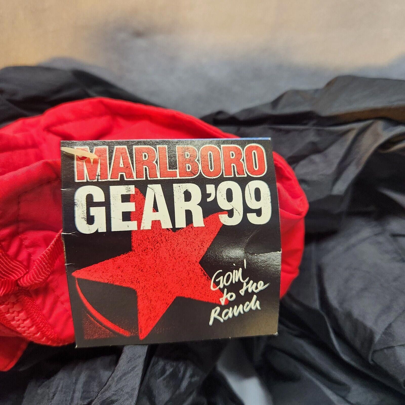 Marlboro Vintage Marlboro Gear '99 Packable Rain Suit Size Small Size US S / EU 44-46 / 1 - 1 Thumbnail