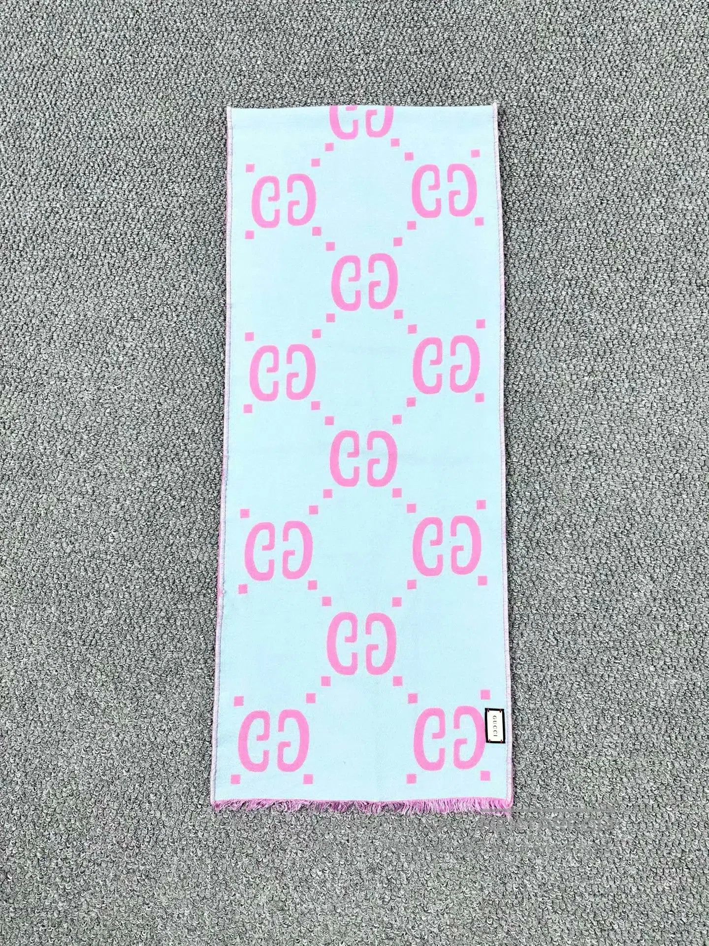 Gucci Guicci Blue and pink old-fashioned double-sided scarf| Size ONE SIZE - 2 Thumbnail
