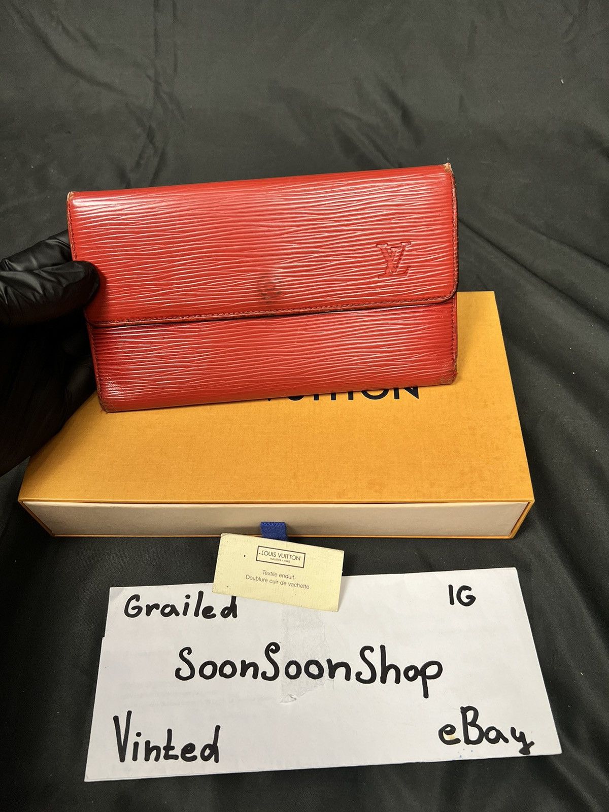 Louis Vuitton Louis Vuitton Malletier red epi bifold vintage wallet Size ONE SIZE - 1 Thumbnail
