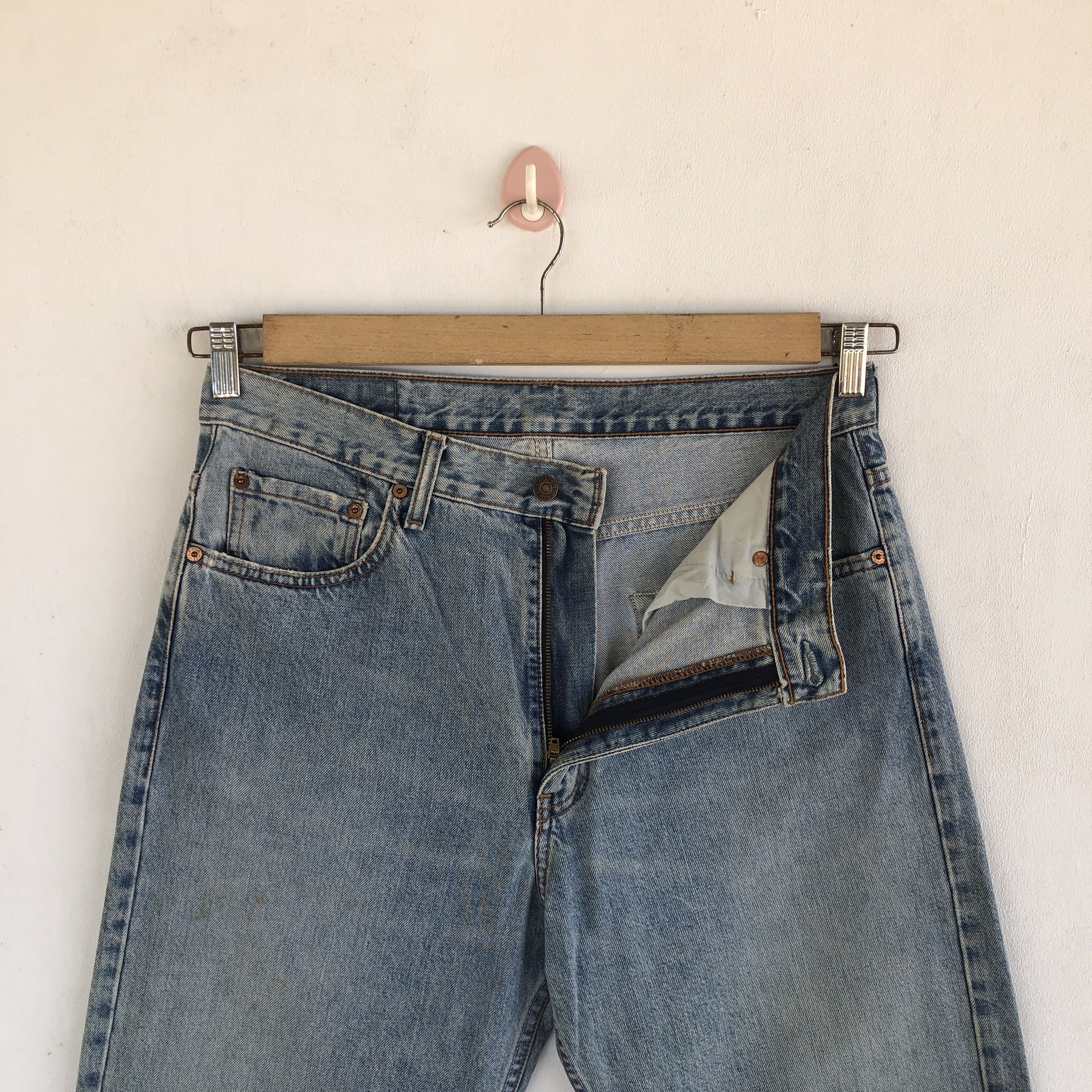 Levi's Vintage Levis Light Wash Jeans Levi's Sun Faded Denim Size US 32 / EU 48 - 5 Thumbnail