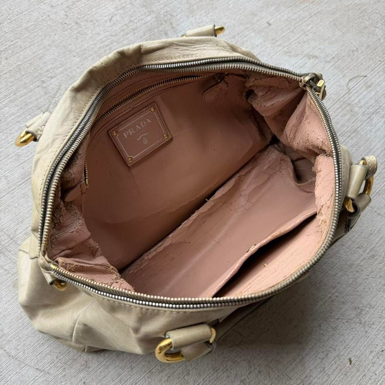 Prada Prada Vitello Shine Tote Handbag Beige y2k Size ONE SIZE - 7 Thumbnail
