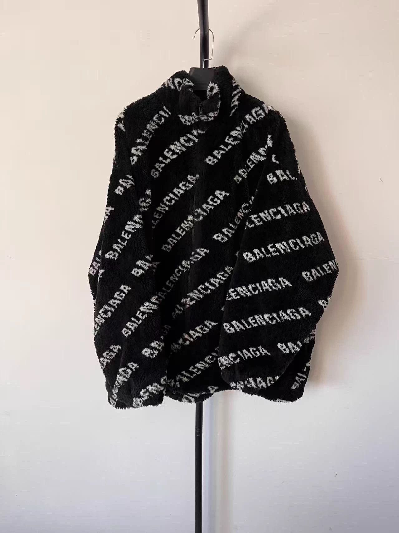 Balenciaga Balenciaga All-Over Logo Zip-Up Jacket Black Men's 34 Size XS / US 0-2 / IT 36-38 - 1 Thumbnail