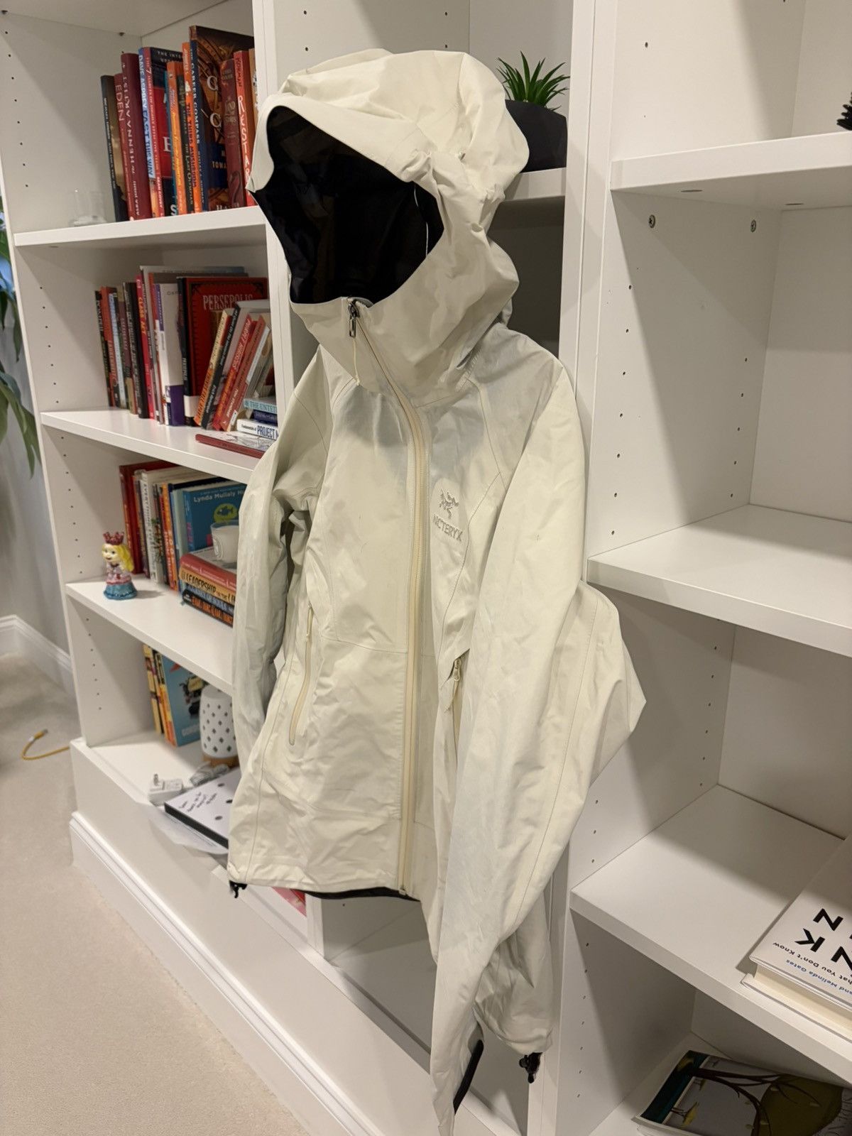 Arc'teryx ARC’TERYX Beta SL White Size US S / EU 44-46 / 1 - 3 Thumbnail