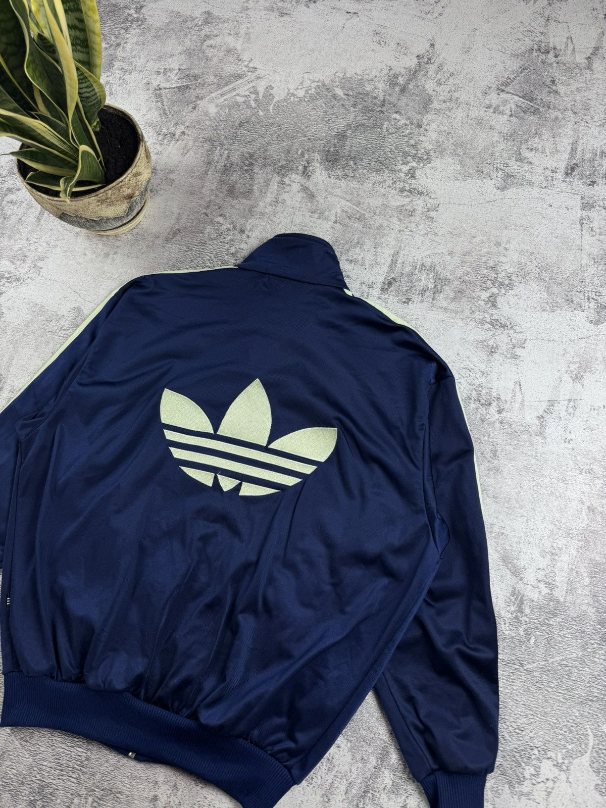 Adidas Adidas Original Y2K Hype Logo Track Activewear Light Jacket Size US S / EU 44-46 / 1 - 15 Thumbnail