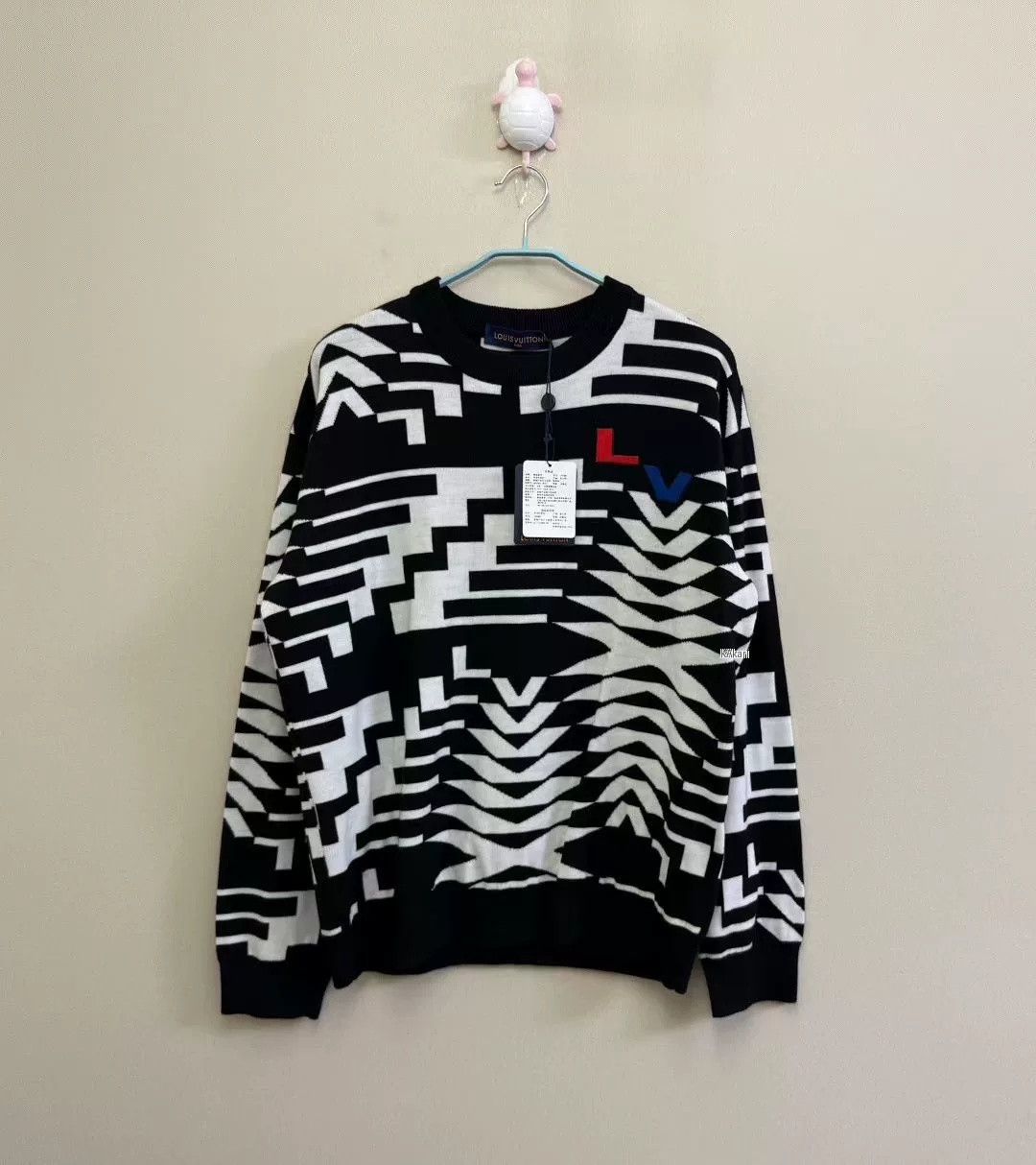 Louis Vuitton Louis Vuitton LV Monogram Knit Sweater Size US XL / EU 56 / 4 - 1 Thumbnail