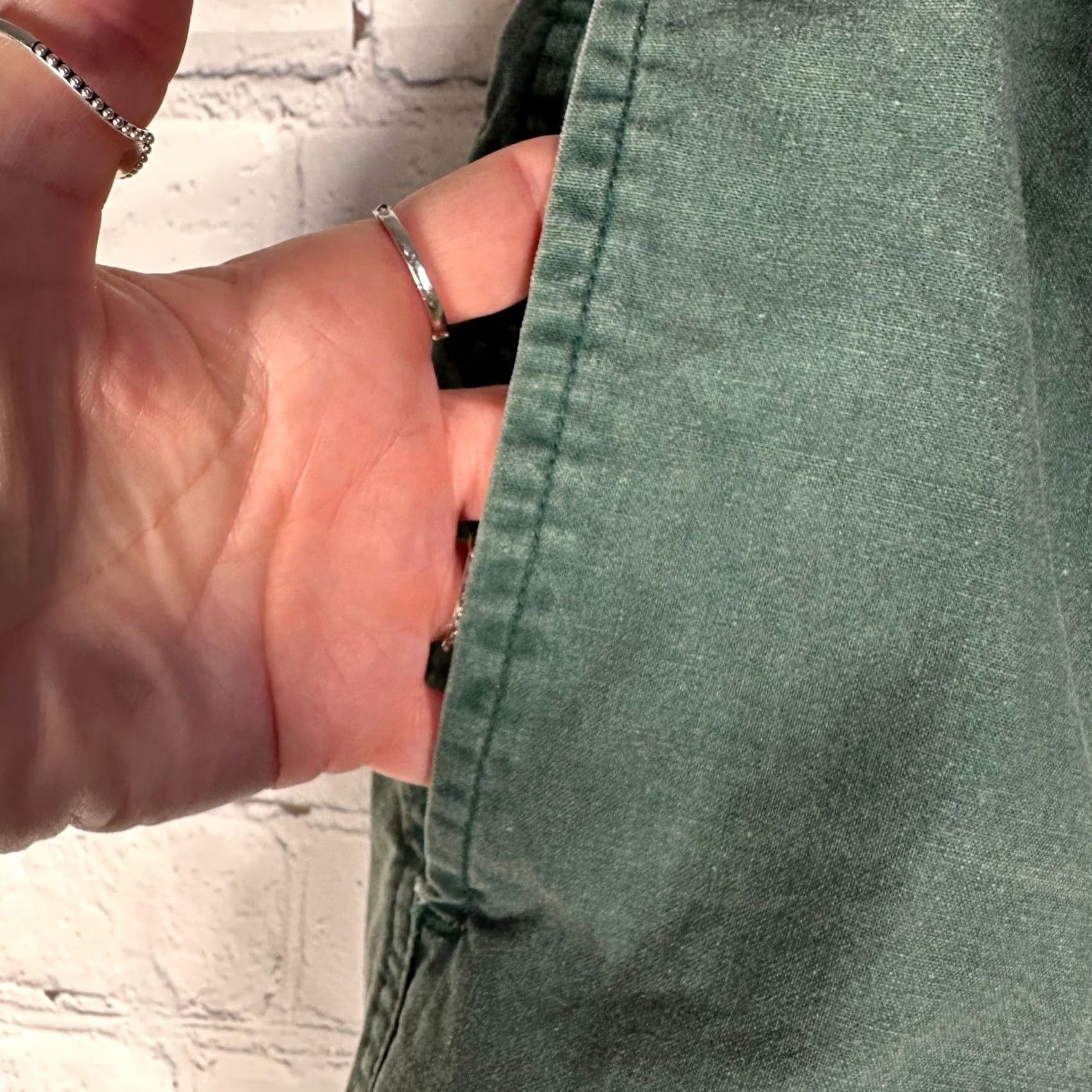 Bugle Boy VINTAGE Bugle Boy Shorts Green Cotton Elastic Waist Pleated Large Mens 90s Size US 31 - 2 Thumbnail