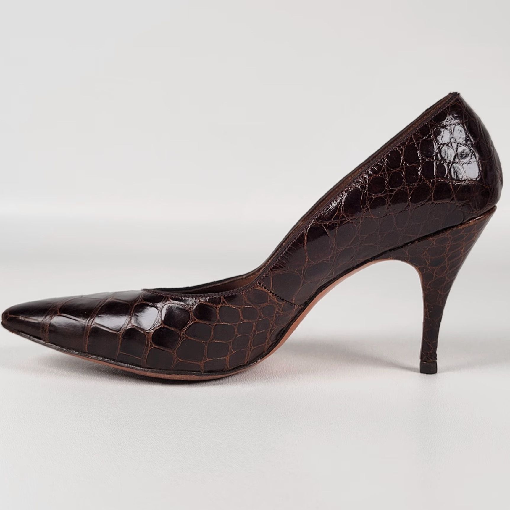 Vintage VINTAGE Crocodile Stiletto Heels Bytoness Size 7 Dark Brown Pointy Toe Pumps Women Size US 7 / IT 37 - 5 Thumbnail
