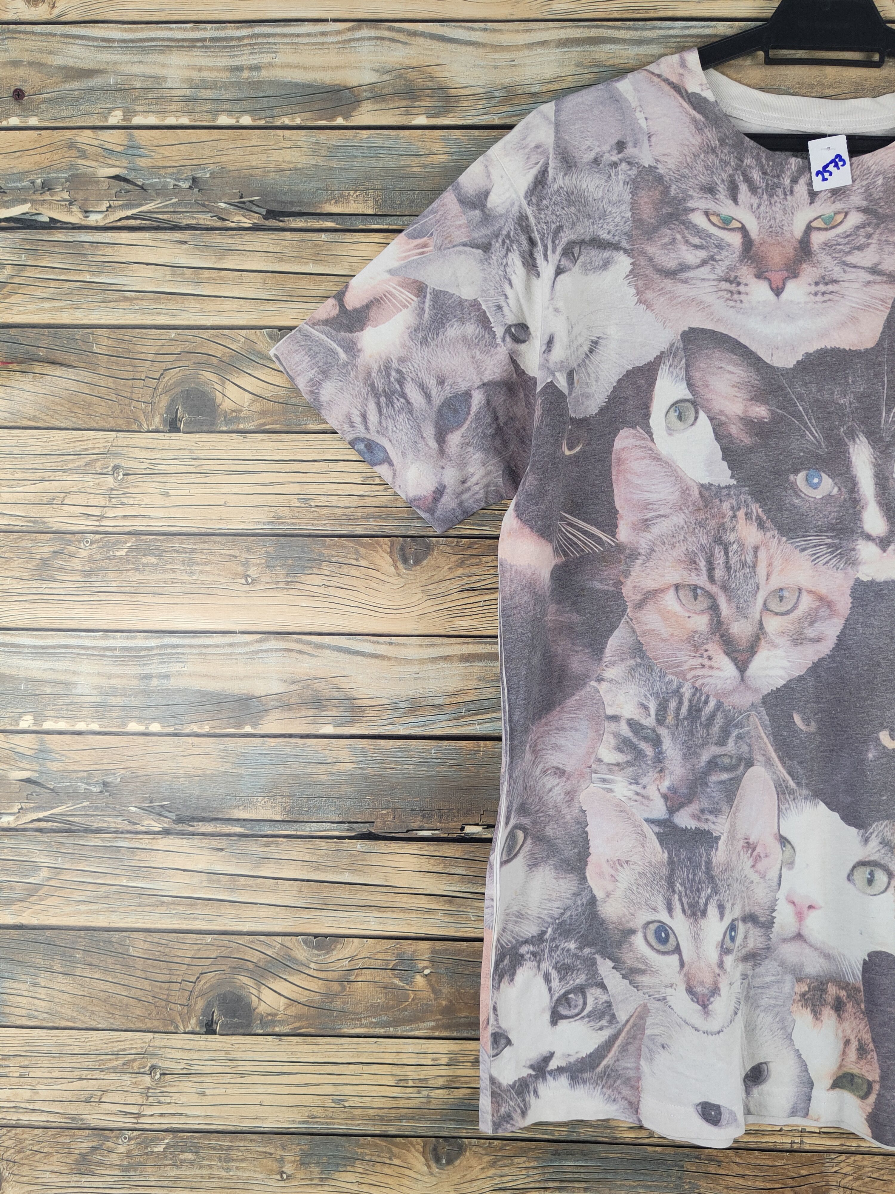Vintage DL Cat fullprint vintage Ivory Short Sleeve T-shirt #2573 Size US L / EU 52-54 / 3 - 3 Thumbnail