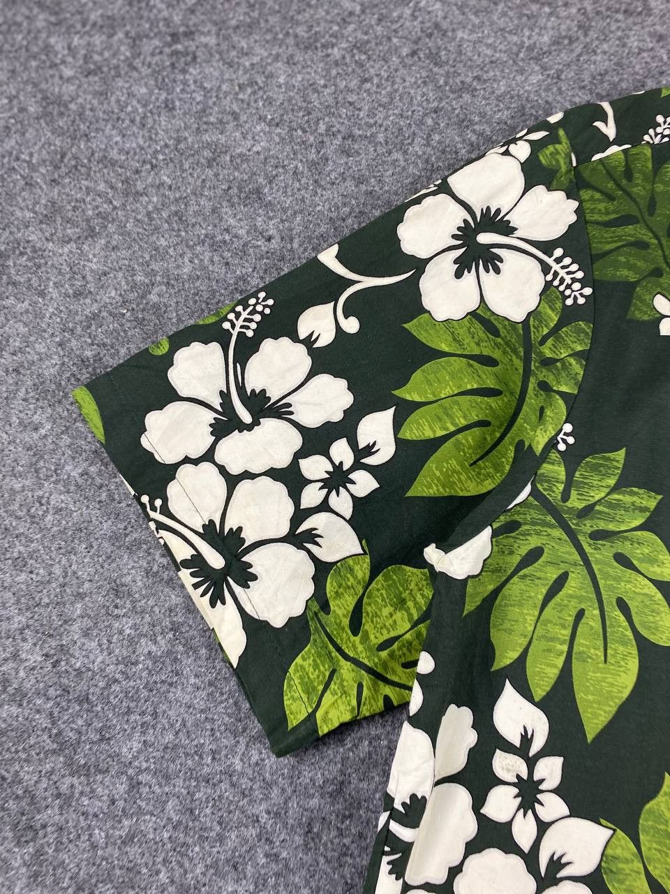 Vintage vintage hawaiian shirt nice floral motive Size US L / EU 52-54 / 3 - 4 Thumbnail