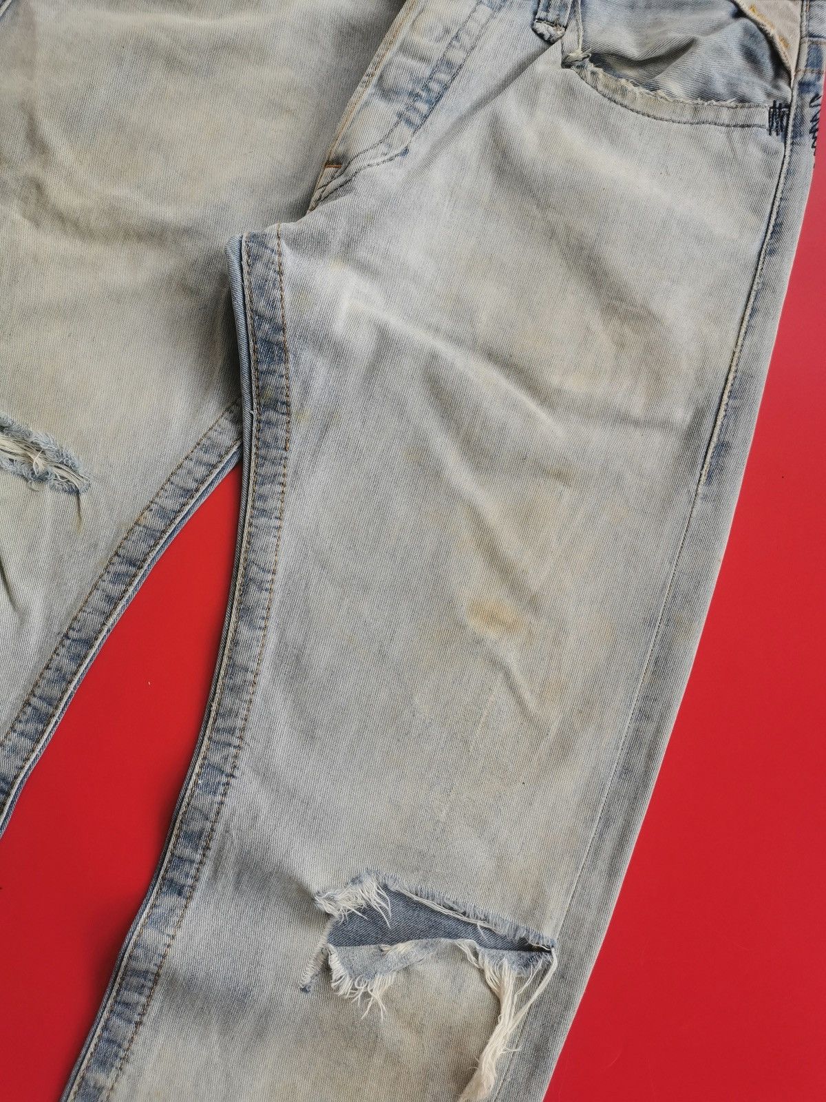Replay Thrashed Vintage Replay Distressed Embroidery Jeans Size US 32 / EU 48 - 8 Thumbnail