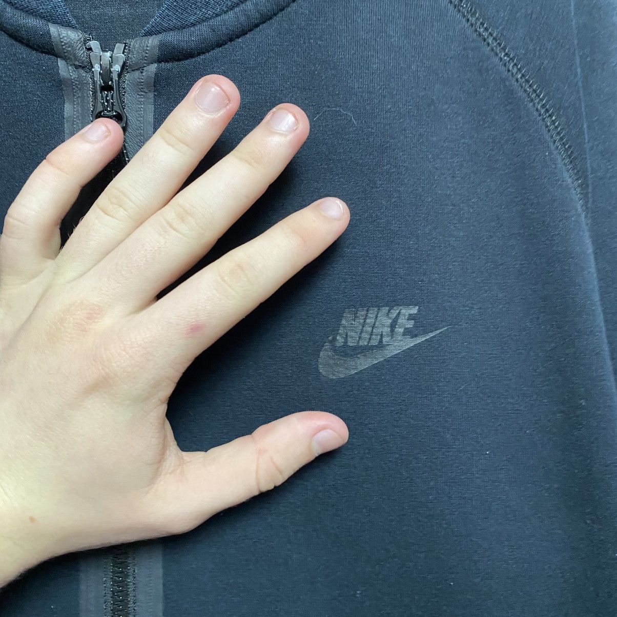 Nike Mens Nike Tech Fleece Small logo zip streetwear sweatshirt Size US M / EU 48-50 / 2 - 3 Thumbnail