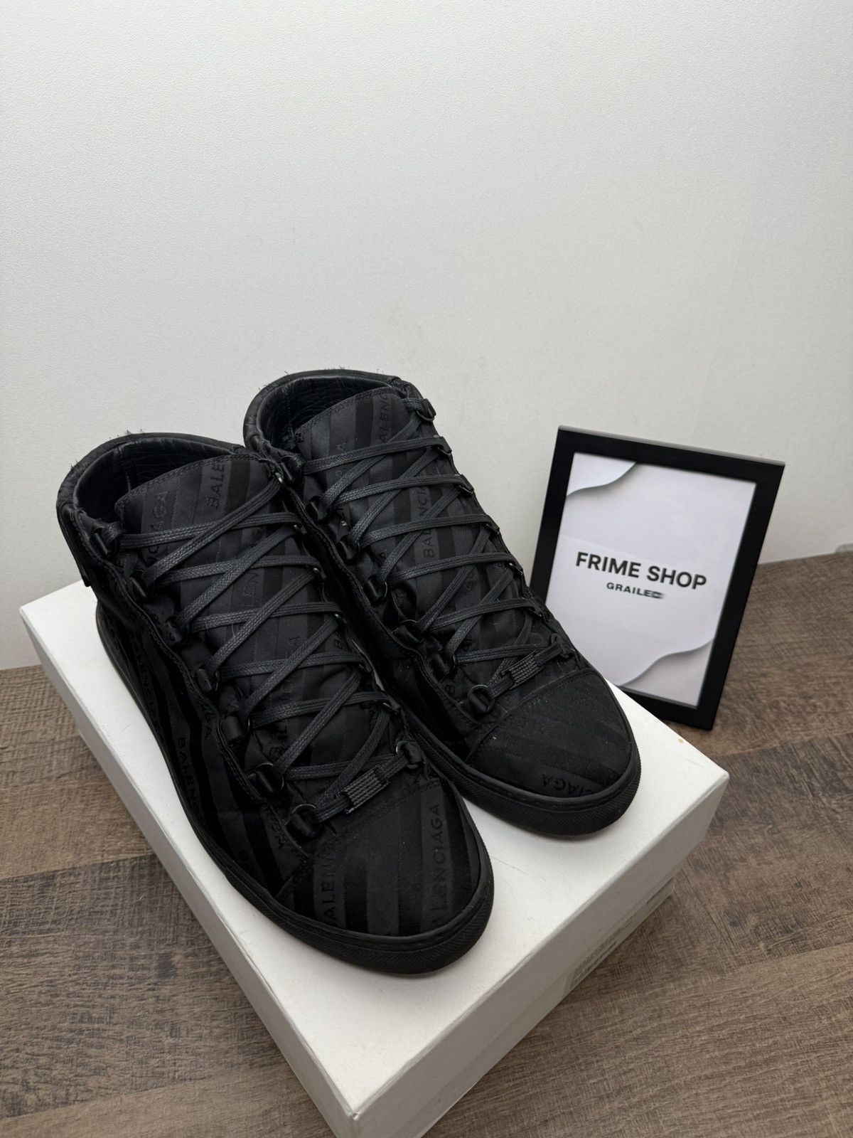 Balenciaga Arena High Logo