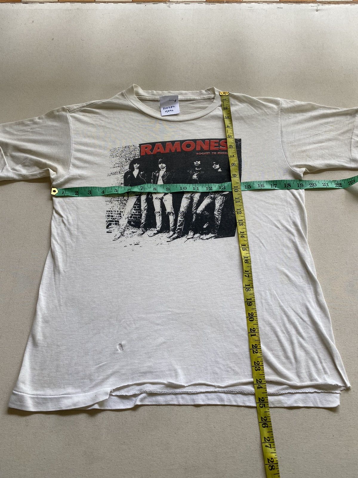 Band Tees Vintage Ramones Band tee DISTRESS Size US S / EU 44-46 / 1 - 11 Thumbnail